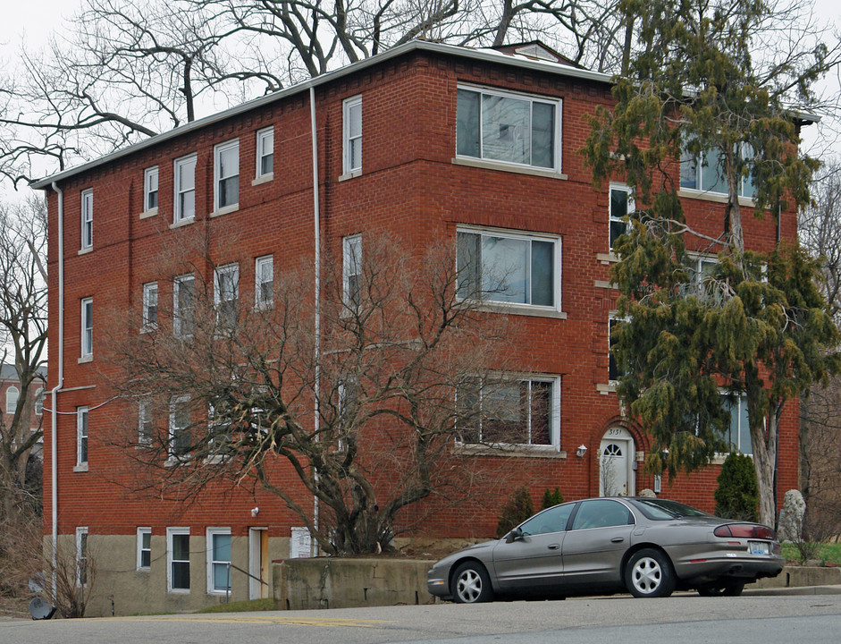 3131 Gilbert Ave in Cincinnati, OH - Building Photo