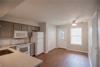 1902 Woodsman Dr, Unit B in College Station, TX - Building Photo - Building Photo
