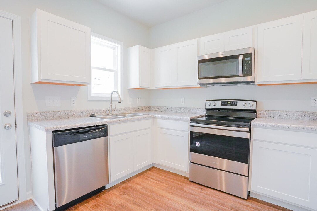 61 Outlook Pl in Clayton, NC - Building Photo