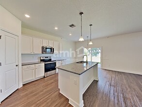 3015 Creek Village Ln in Green Cove Springs, FL - Foto de edificio - Building Photo