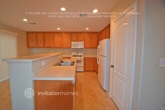 25 W Focal Point Ave in North Las Vegas, NV - Foto de edificio - Building Photo