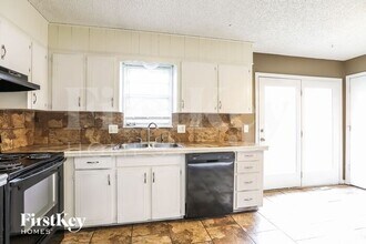 2217 SW Keystone Dr in Blue Springs, MO - Building Photo - Building Photo