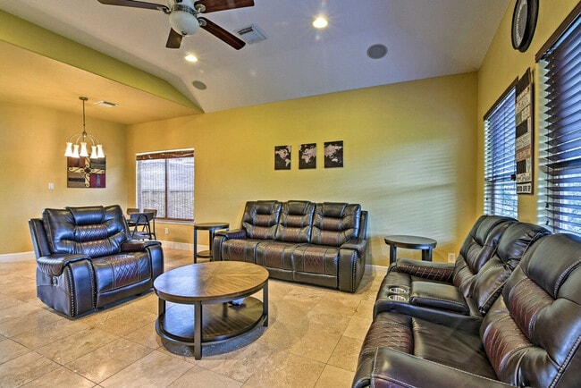 2735 Broadway St in San Leon, TX - Building Photo - Building Photo