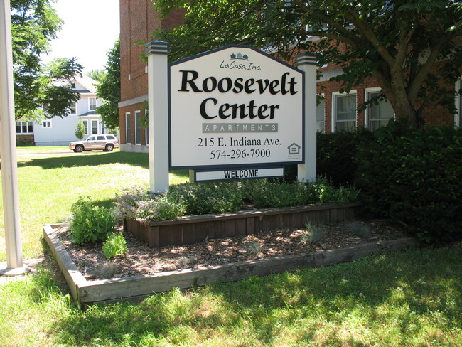 Roosevelt Center in Elkhart, IN - Building Photo - Building Photo