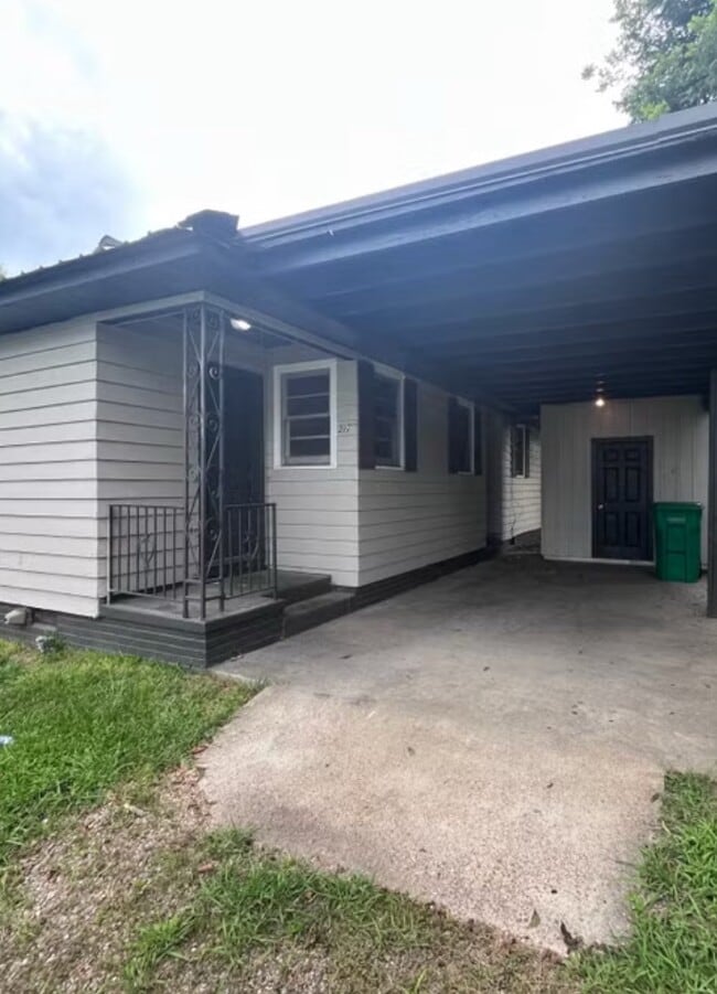 property at 217 17th St N