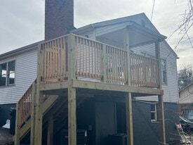 221 Taylor St in Bristol, TN - Building Photo