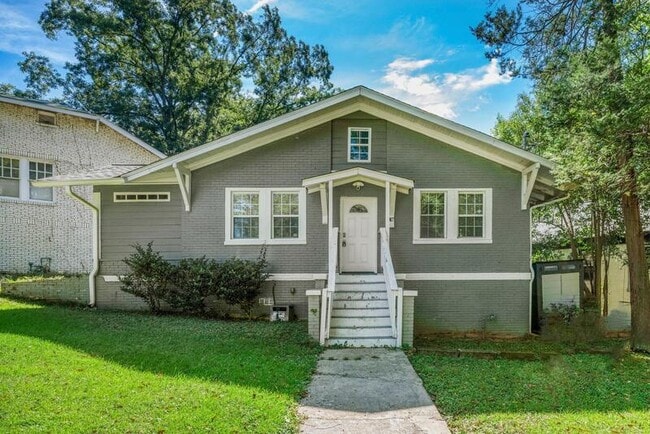 1612 Olympian Cir SW in Atlanta, GA - Building Photo - Building Photo