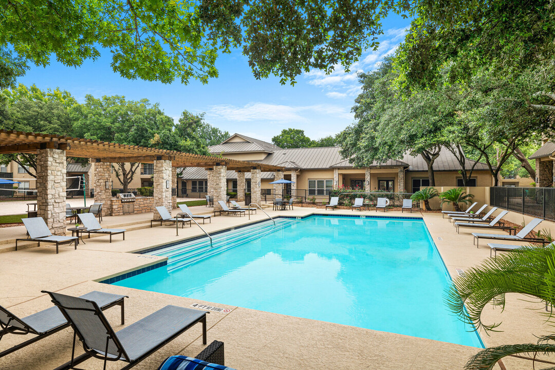 Villas At Oakwell Farms in San Antonio, TX - Building Photo