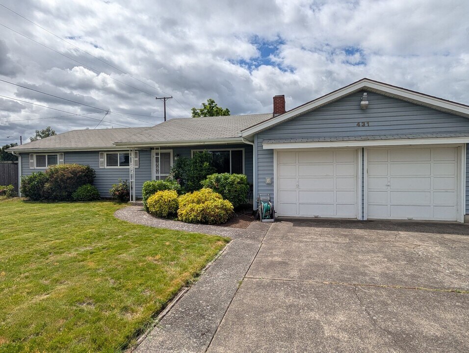 431 Santa Clara Ave in Eugene, OR - Building Photo