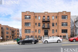 455 Broadway, Unit 465 Broadway #6 in Somerville, MA - Foto de edificio - Building Photo