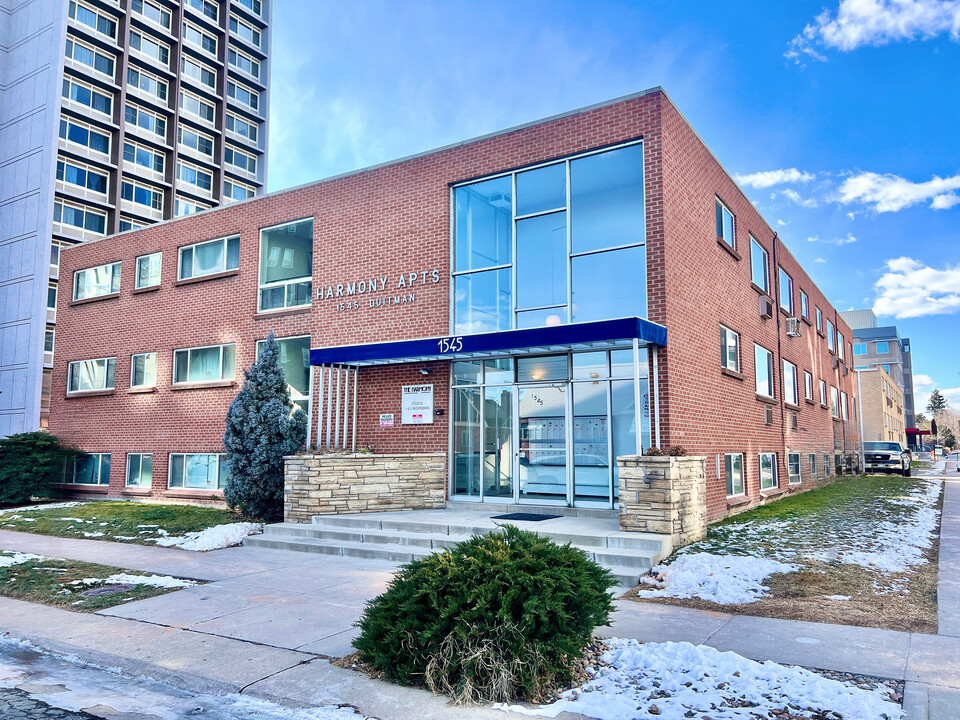 Harmony Apartments in Denver, CO - Building Photo