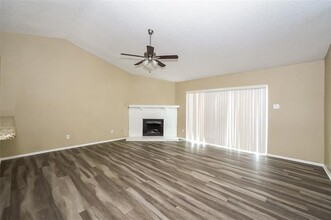 7305 Shadow Bend Dr in Fort Worth, TX - Building Photo - Building Photo