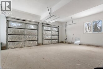 6614 Gore Rd in Puslinch, ON - Building Photo - Building Photo