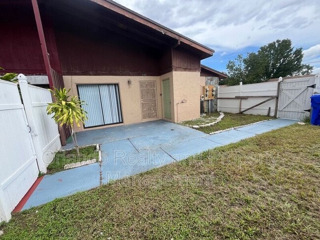 4142 Flying Fortress Ave in Kissimmee, FL - Building Photo - Building Photo
