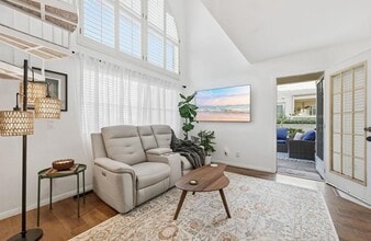 744 Eastshore Terrace in Chula Vista, CA - Building Photo - Building Photo