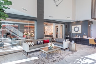 Griffin Durham in Durham, NC - Building Photo - Lobby