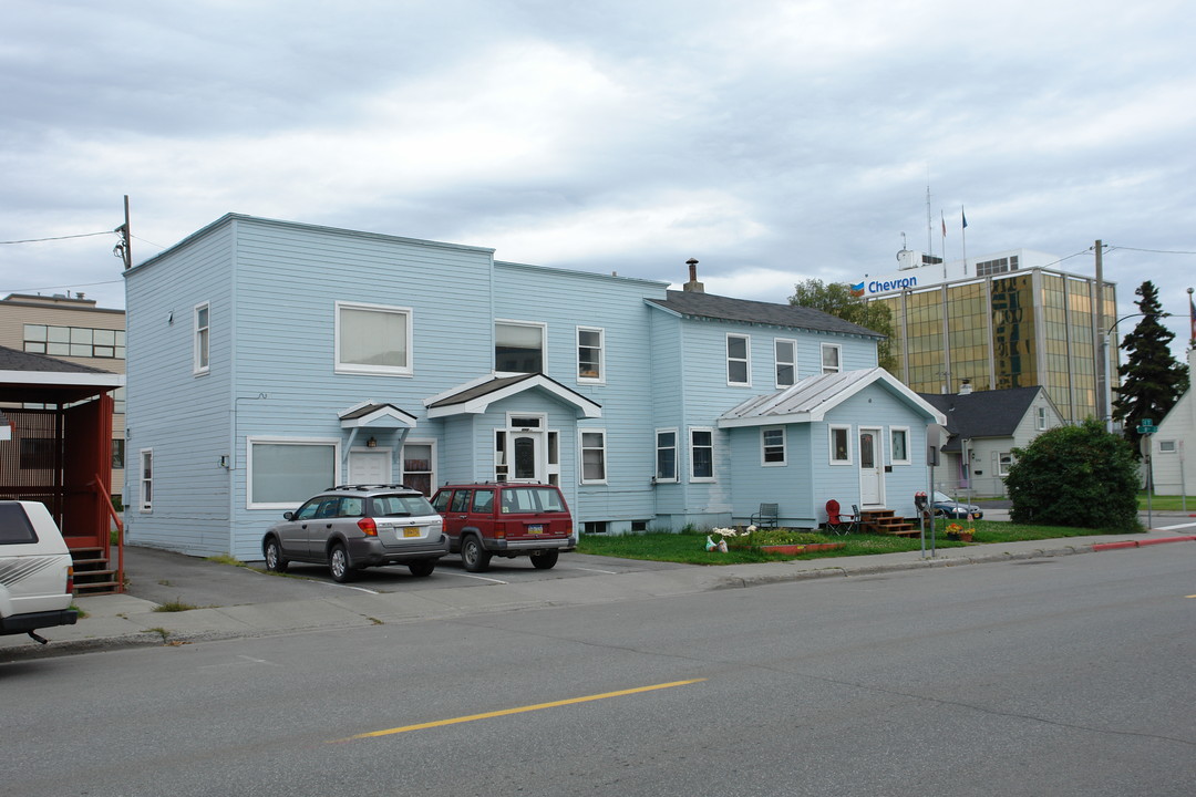 735 K St in Anchorage, AK - Building Photo