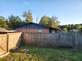 708 Shady Lane Dr, Unit C in Fort Walton Beach, FL - Building Photo