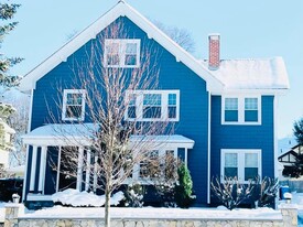 340 Common St, Unit 2 in Belmont, MA - Building Photo