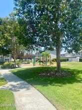 2703 W Meadowwood in Santa Ana, CA - Building Photo - Building Photo