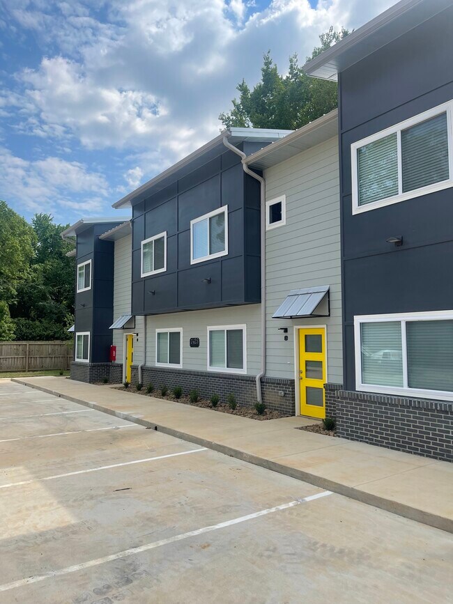 1425 Oakland Ave in Fayetteville, AR - Building Photo - Building Photo