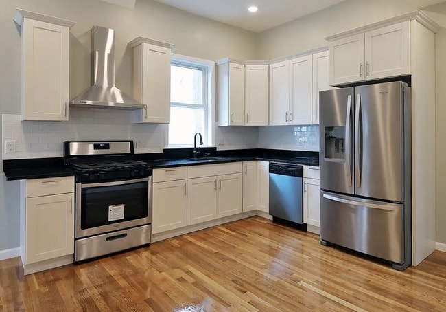 163 Ferry St, Unit 2 in Malden, MA - Building Photo - Building Photo