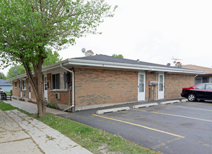 142 E Lorraine Ave in Addison, IL - Building Photo - Building Photo