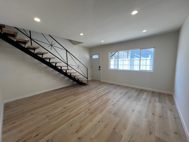 2513 Hermosa Ave in Montrose, CA - Building Photo - Building Photo