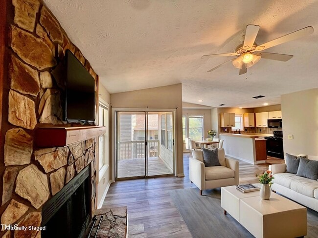 1006 Wood Creek Dr in Fayetteville, NC - Building Photo - Building Photo