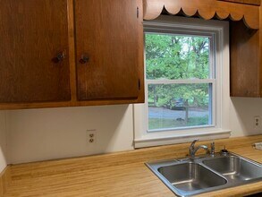 114 Wild Primrose Ln in Chapel Hill, NC - Foto de edificio - Building Photo