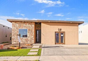 14267 Richard Wiles in El Paso, TX - Building Photo