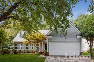 9304 Twin Trail Dr in Huntersville, NC - Building Photo