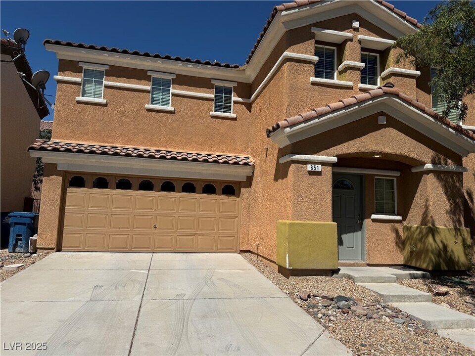 651 Shadwell St in Las Vegas, NV - Building Photo