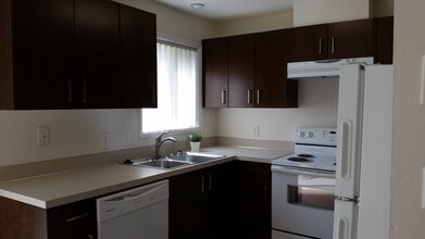 Southgate Apartments in Eugene, OR - Building Photo - Interior Photo