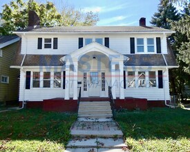 524 E Hudson St in Toledo, OH - Foto de edificio - Building Photo