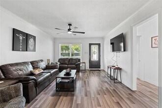 5427 Lamonte Ln in Houston, TX - Building Photo - Building Photo