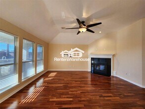 1359 Coleman Boylan Dr in League City, TX - Foto de edificio - Building Photo