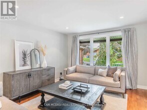 2212 Florian Rd in Mississauga, ON - Building Photo - Building Photo