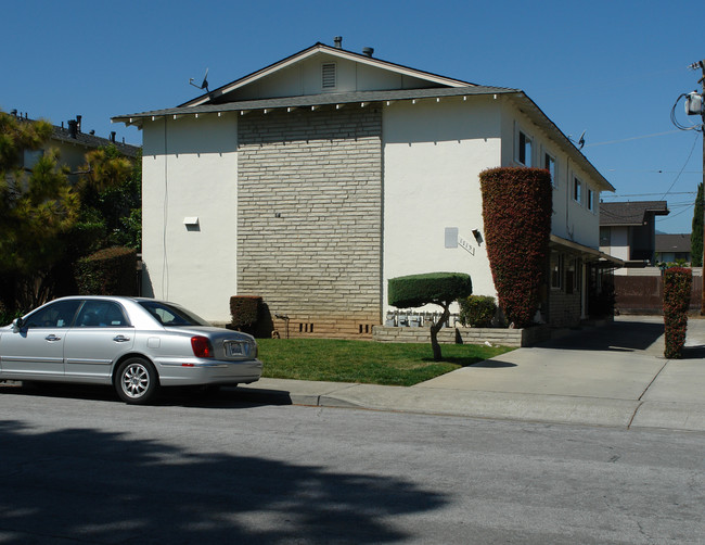 1713 Noranda Dr in Sunnyvale, CA - Foto de edificio - Building Photo