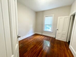 158 Boston St, Unit 3 in Boston, MA - Building Photo - Building Photo