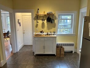21 Irving St, Unit 2A in Cambridge, MA - Building Photo - Building Photo