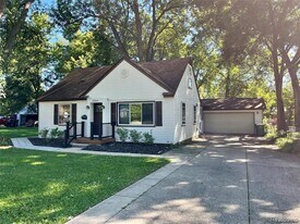 23096 Hawthorne St in Farmington, MI - Building Photo