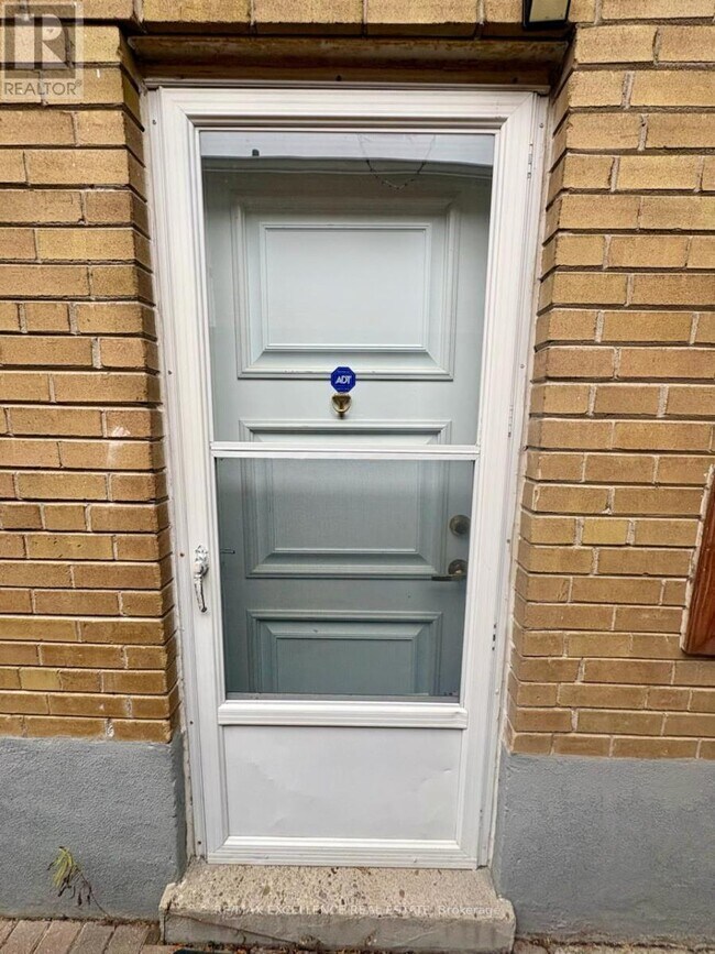 1312 Daimler Rd in Mississauga, ON - Building Photo - Building Photo