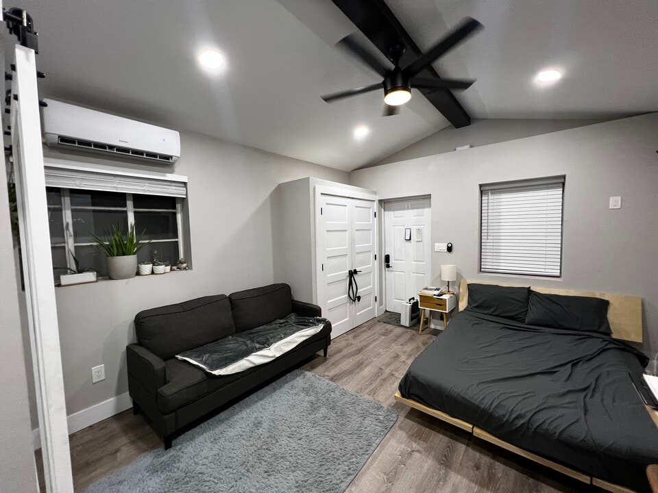 181 20th Ave N, Unit Alley in St. Petersburg, FL - Building Photo