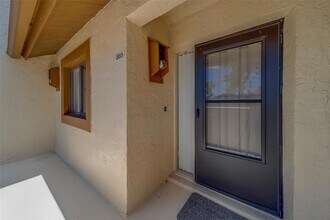 8105 Bardmoor Pl, Unit 203F in Seminole, FL - Building Photo - Building Photo