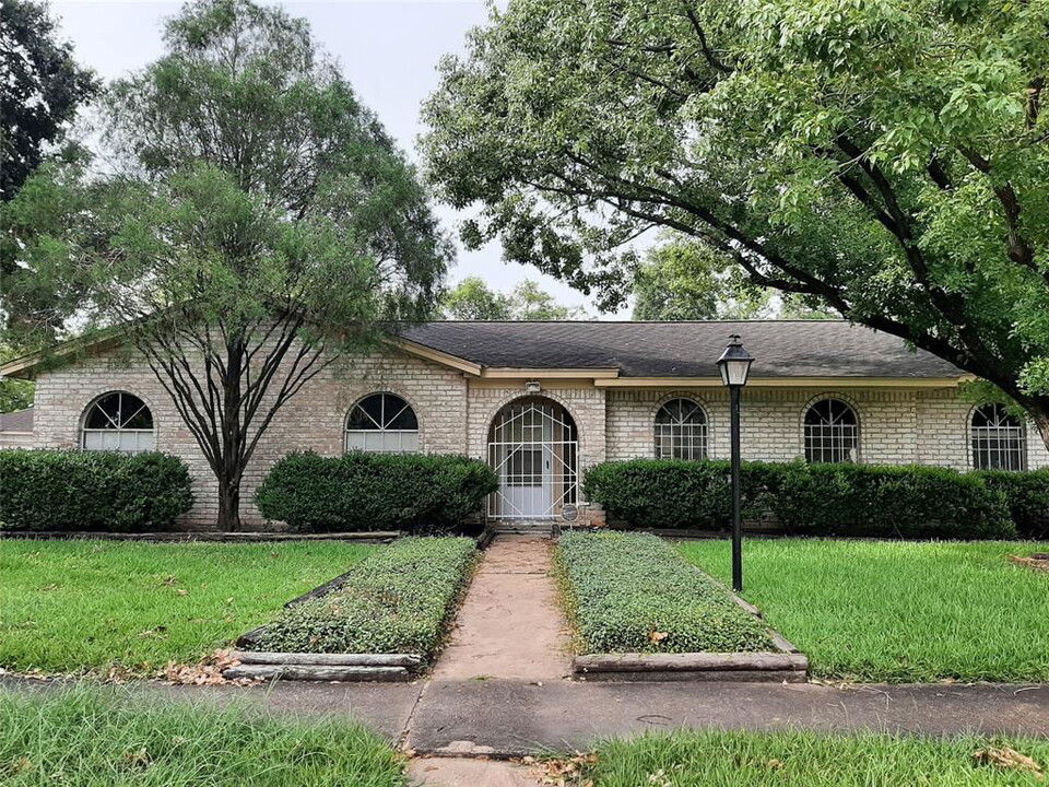 12502 Wrenthorpe Dr in Houston, TX - Building Photo