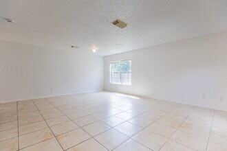 491 Emerald Fields Ln in Kyle, TX - Building Photo - Building Photo