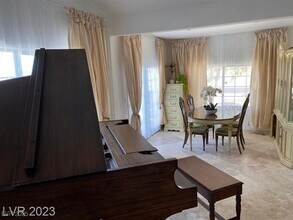 2765 Rainer Ct in Las Vegas, NV - Foto de edificio - Building Photo