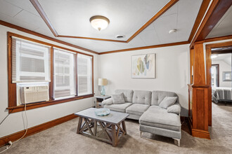 316A E Burdick Ave, Unit 1 BR with Den BayView in Milwaukee, WI - Building Photo - Building Photo