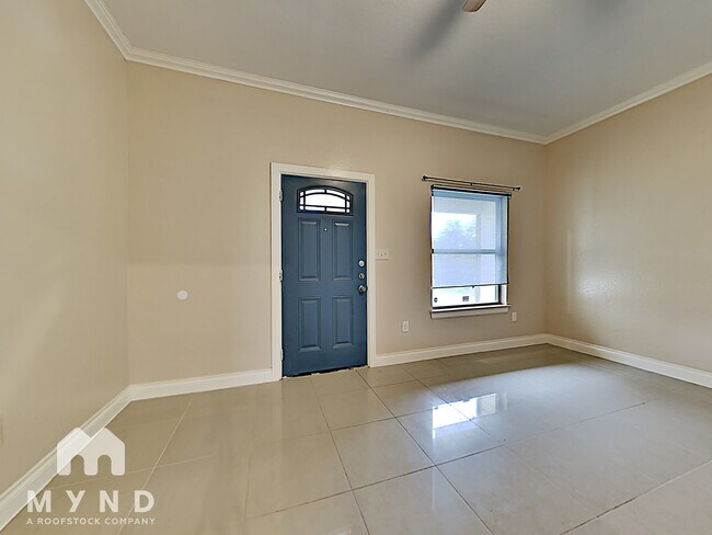 6703 England St in Houston, TX - Building Photo - Building Photo